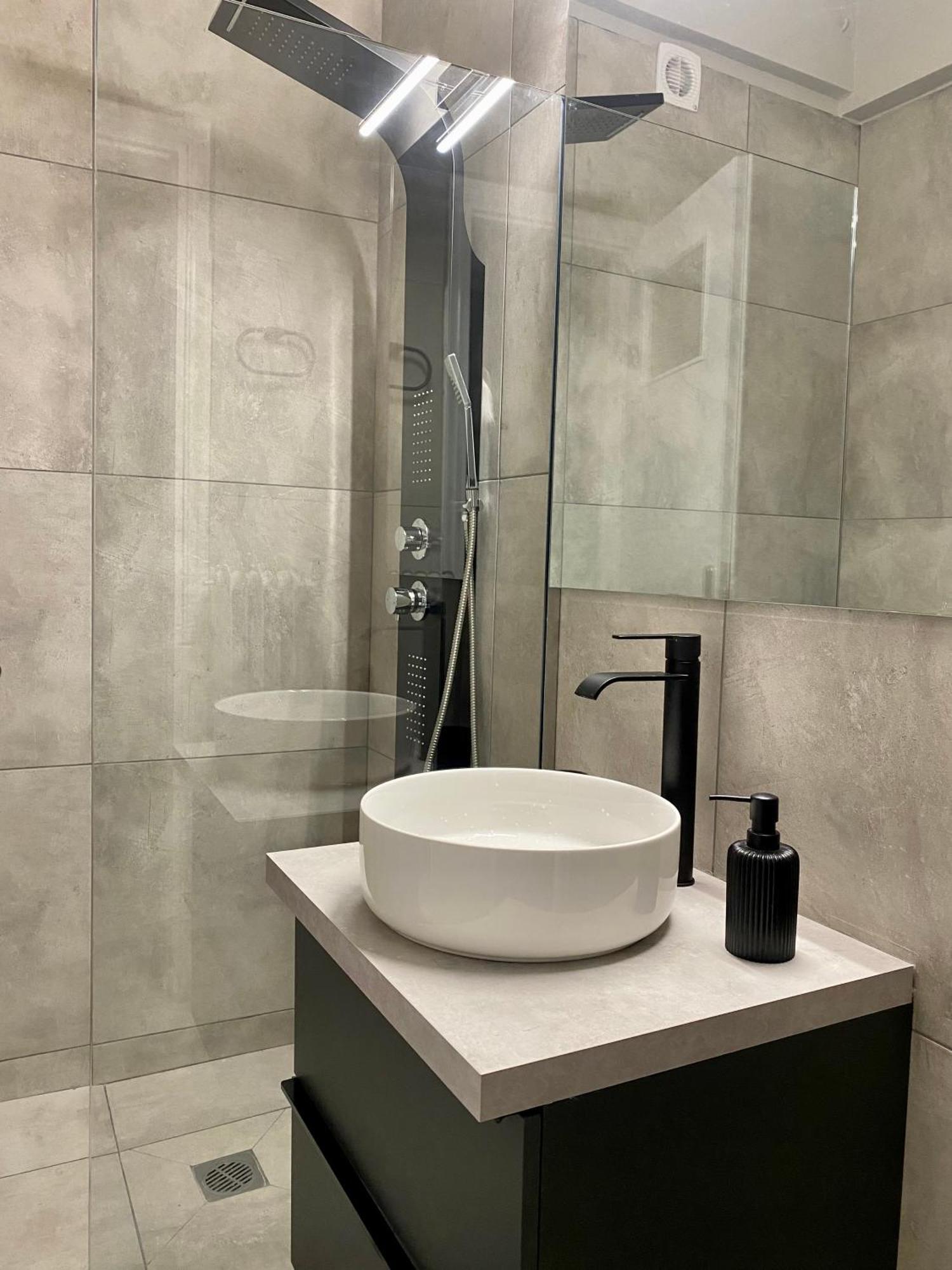 Cozy Apartment In Kolonaki Athens - Sleeps 5 Luaran gambar